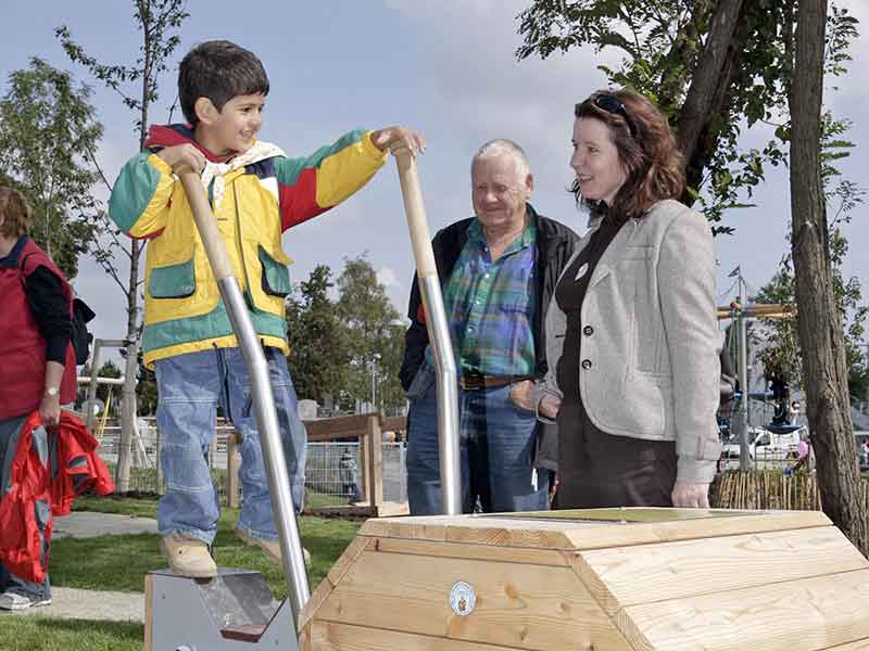 Das Boxerrad verbessert die Kraft und Ausdauer des gesamten K�rpers. Die Arm-, Bein- und Rumpfmuskulatur wird gleichzeitig beansprucht. Kraft, Ausdauer und Koordination werden gleicherma�en trainiert. Es wird eine allgmeine Aktivierung des gesamten Organismus bewirkt.