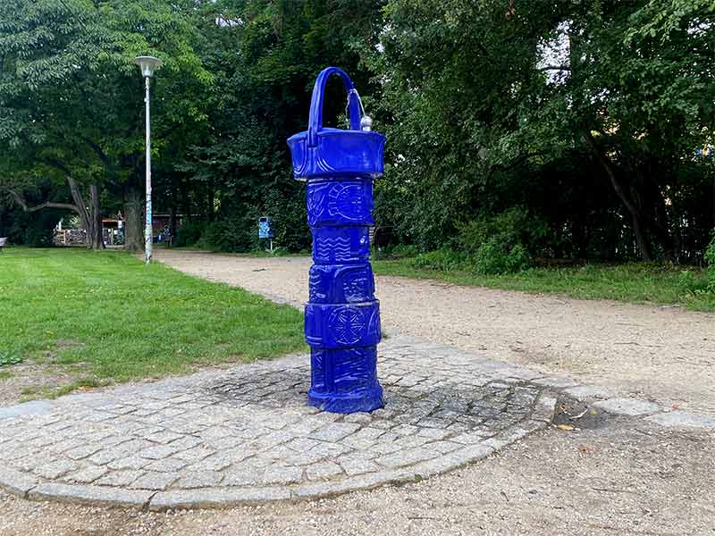 Foto Trinkwasserbrunnen aus Guss