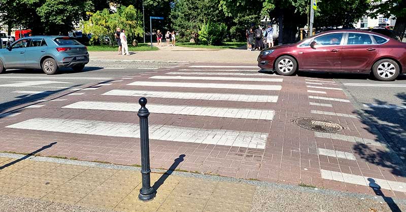 höher liegende Fußgängerüberquerung in Polen