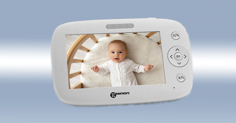 Baby auf einem Display eines Funkempfängers zur Überwachung