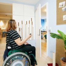 Elektrischer Türöffner mit Handsender zuhause Elektrischer Türöffner mit Handsender zuhause