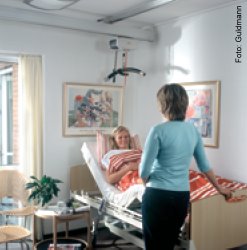 Universell: Deckenlifter sind oft die komfortabelste Lösung. Deckenlift