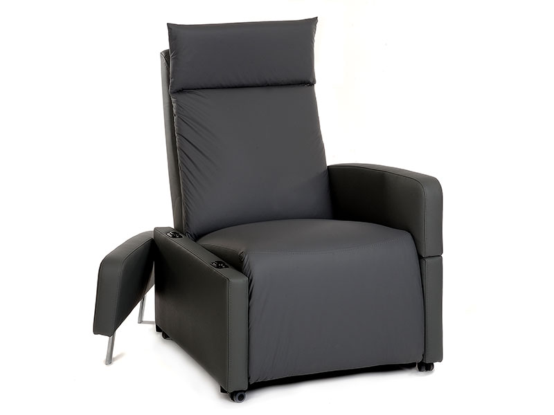 Anti-Dekubitus-Sessel mit abgenommener Armlehne