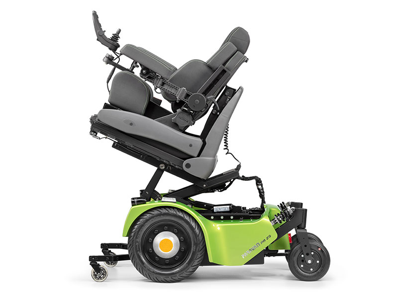 E-Rollstuhl in Kippstellung oben