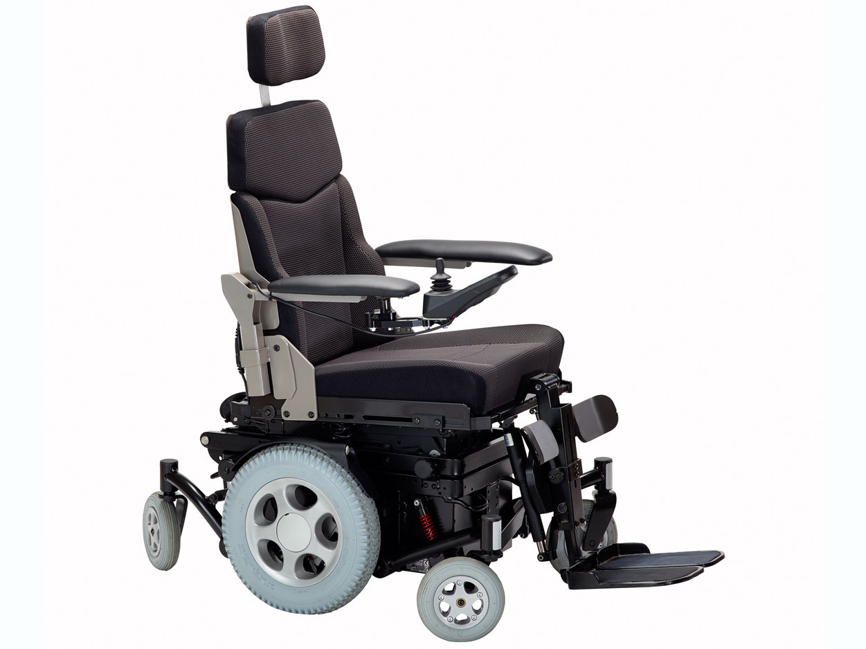 E-Rollstuhl mit indirekter Lenkung und Mittelantrieb