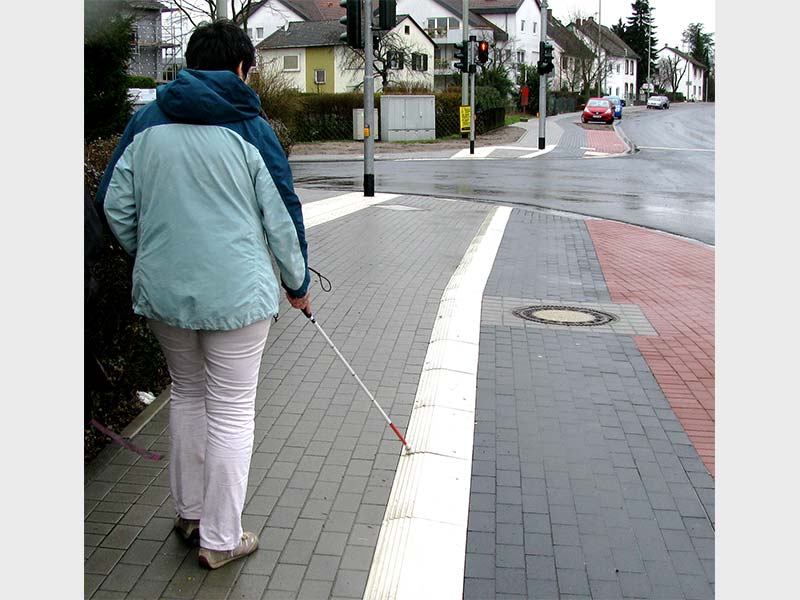 Radweg mit Trennstreifen